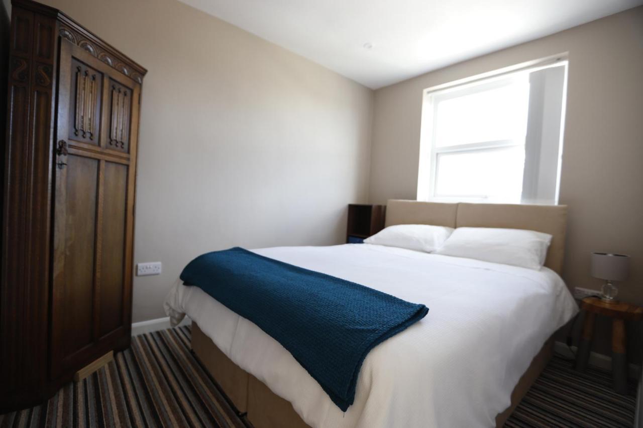 Seafarer'S View - 6 Bedroom Townhouse In Cowes, Parking & Seaviews. Cowes  Exterior foto